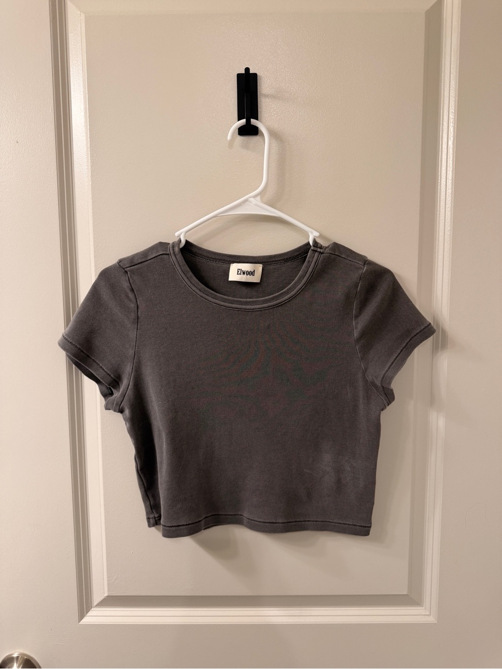 Elwood Charcoal Crop Tee - Women's Short Sleeve